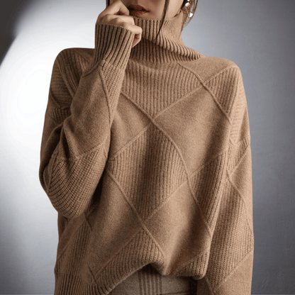 Dame | Handgefertigter Pullover mit Stehkragen